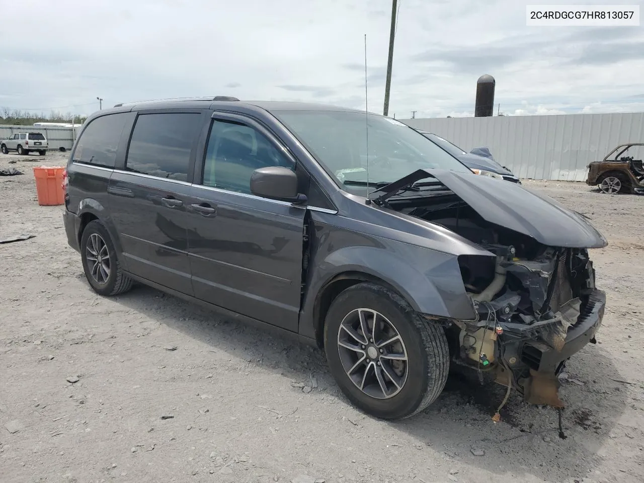 2C4RDGCG7HR813057 2017 Dodge Grand Caravan Sxt