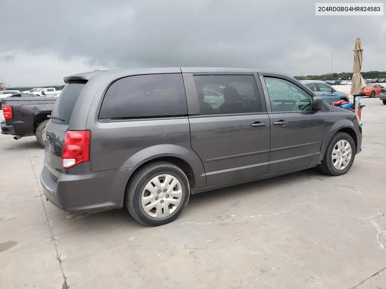 2C4RDGBG4HR824583 2017 Dodge Grand Caravan Se