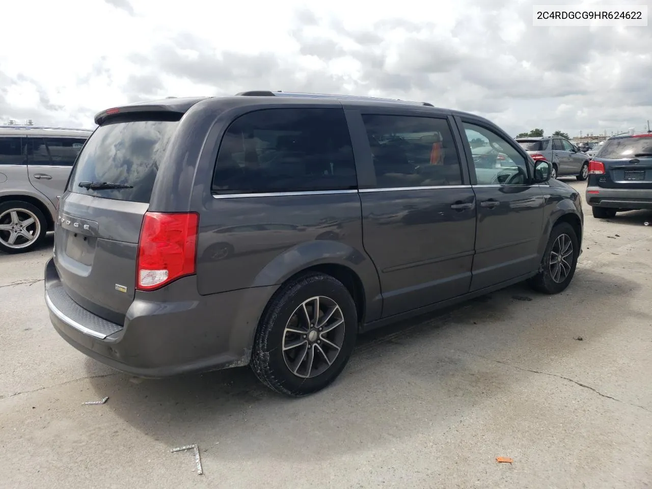 2C4RDGCG9HR624622 2017 Dodge Grand Caravan Sxt