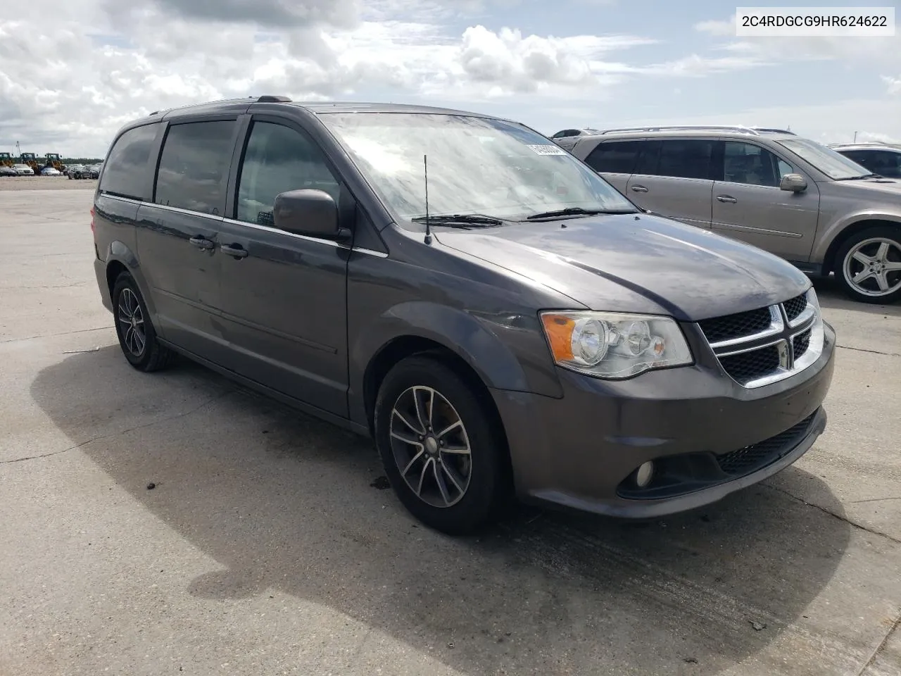 2C4RDGCG9HR624622 2017 Dodge Grand Caravan Sxt