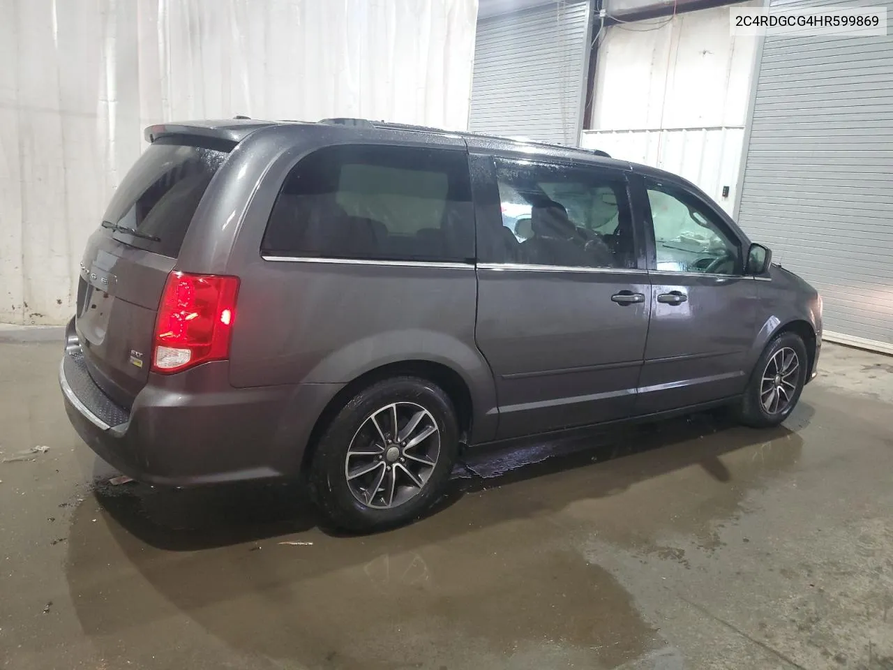 2C4RDGCG4HR599869 2017 Dodge Grand Caravan Sxt