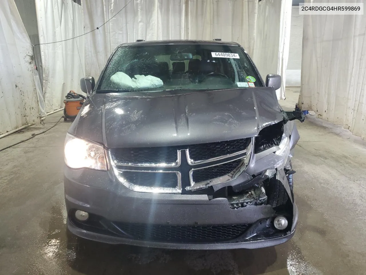 2C4RDGCG4HR599869 2017 Dodge Grand Caravan Sxt