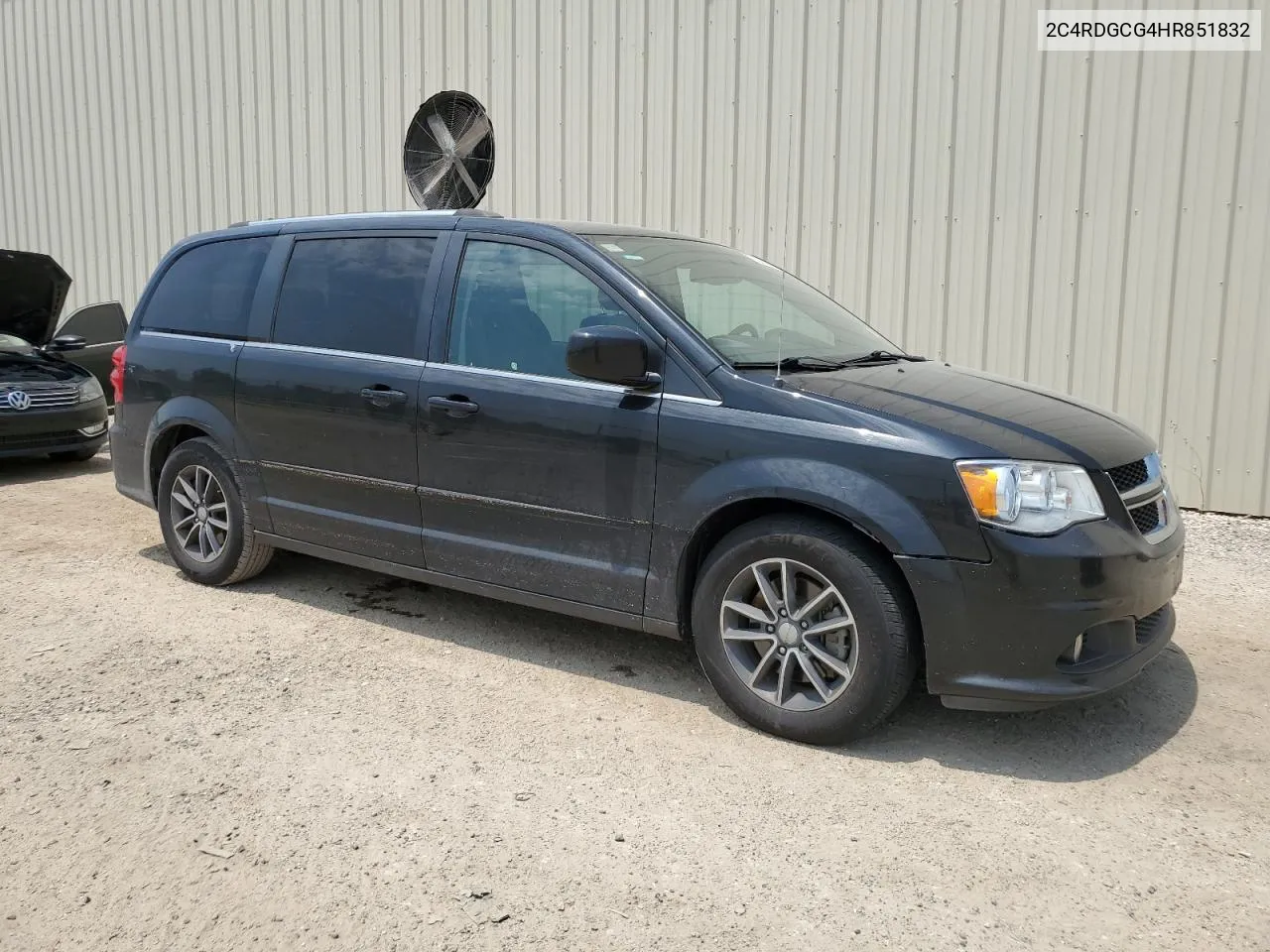 2017 Dodge Grand Caravan Sxt VIN: 2C4RDGCG4HR851832 Lot: 65556864