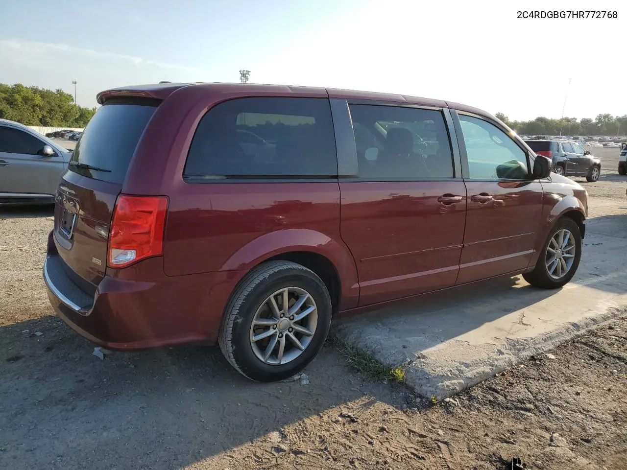 2C4RDGBG7HR772768 2017 Dodge Grand Caravan Se