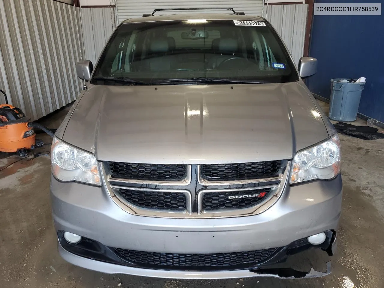 2C4RDGCG1HR758539 2017 Dodge Grand Caravan Sxt