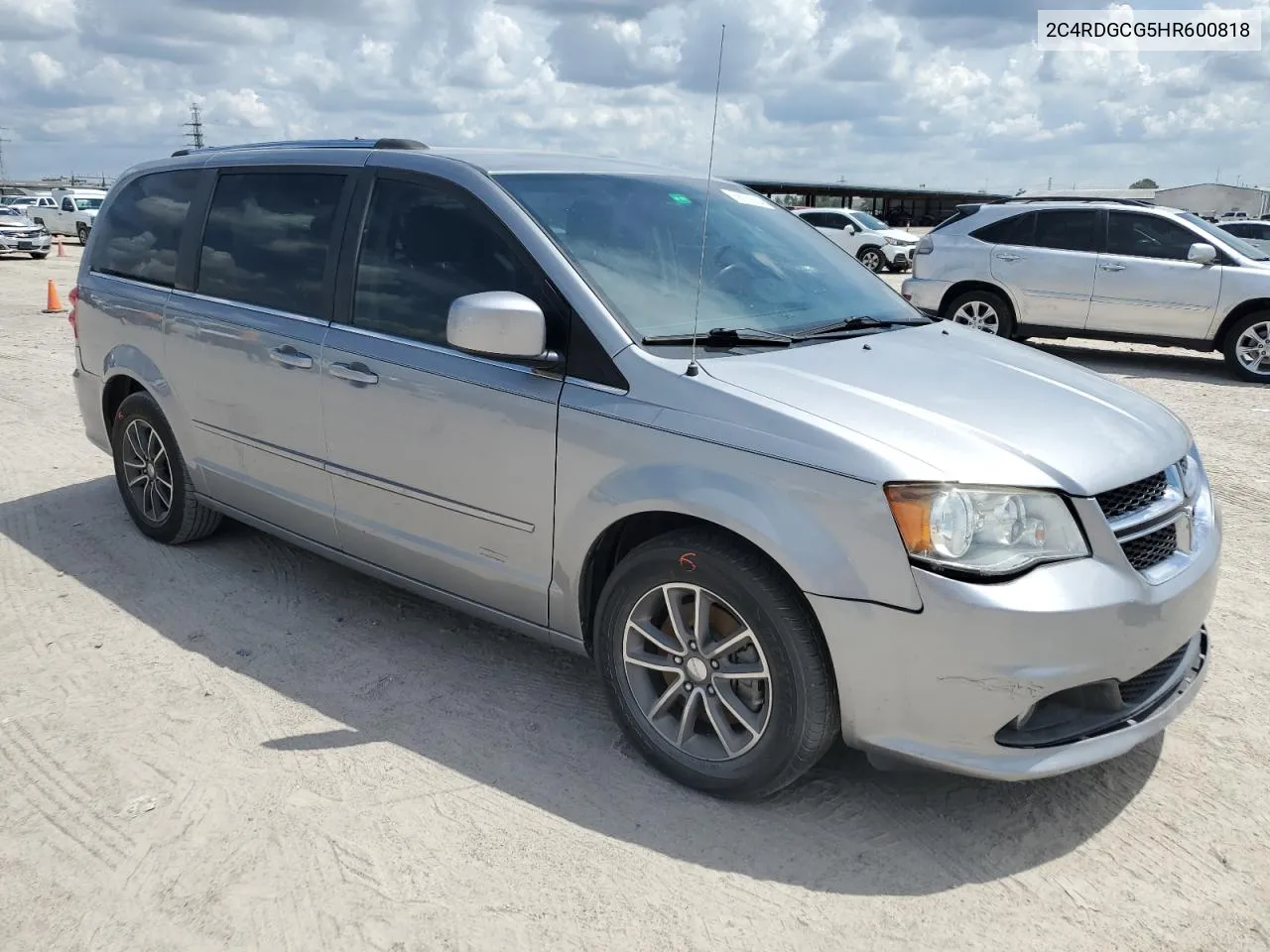 2017 Dodge Grand Caravan Sxt VIN: 2C4RDGCG5HR600818 Lot: 68302504