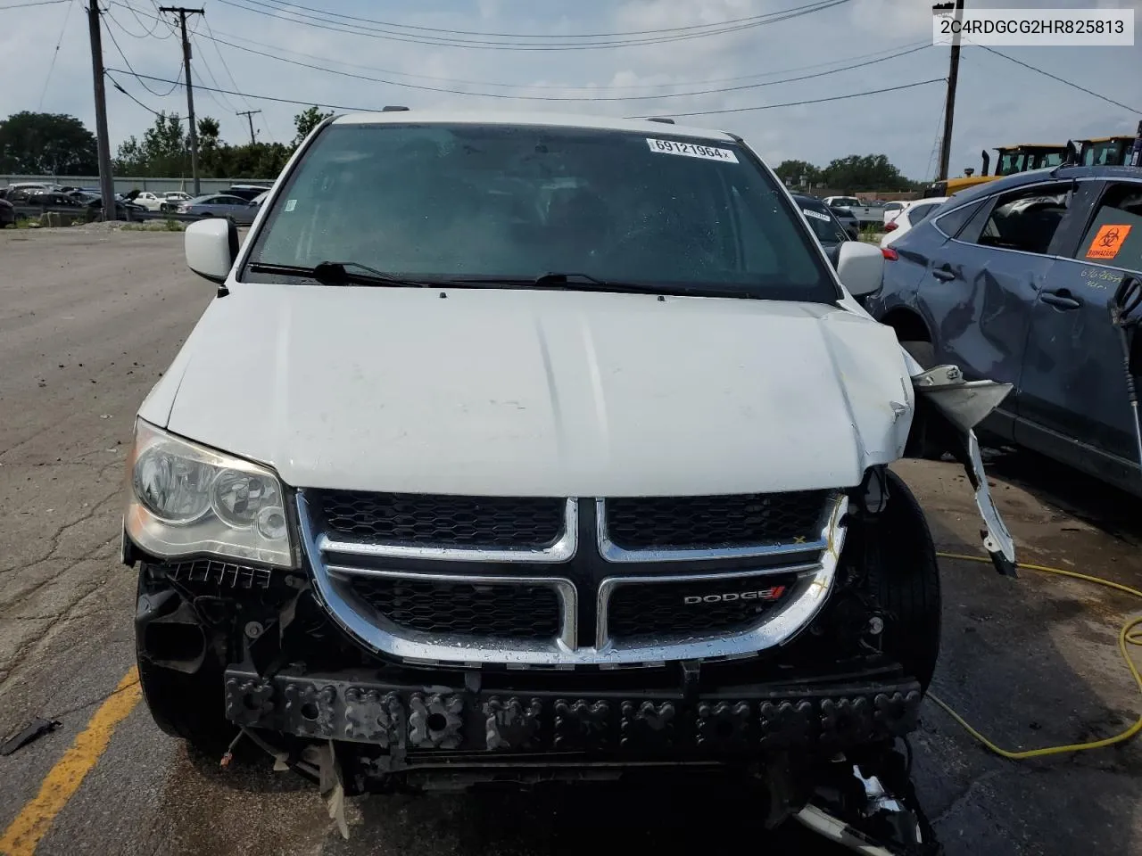 2C4RDGCG2HR825813 2017 Dodge Grand Caravan Sxt