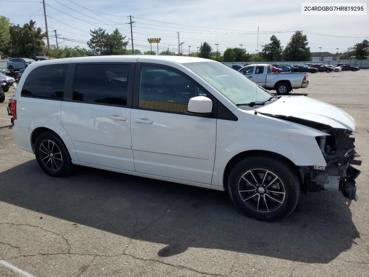 2C4RDGBG7HR819295 2017 Dodge Grand Caravan Se