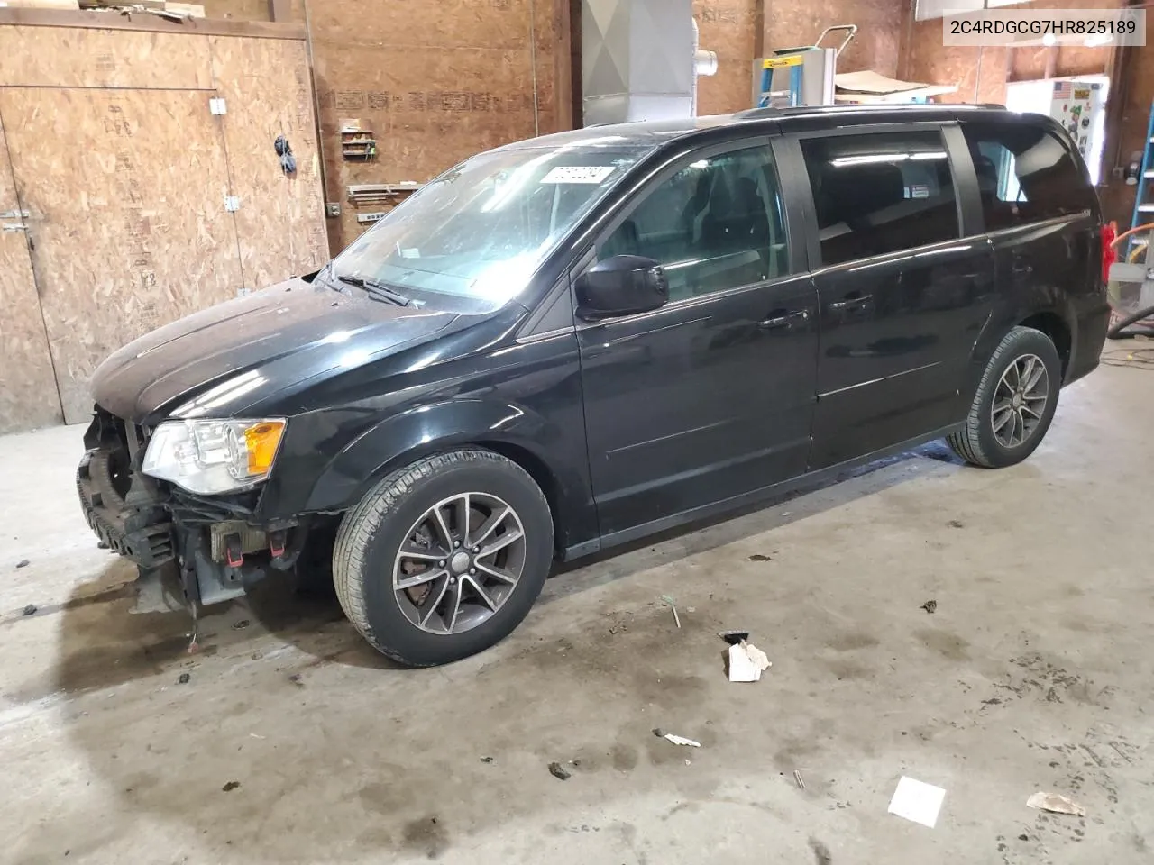 2C4RDGCG7HR825189 2017 Dodge Grand Caravan Sxt