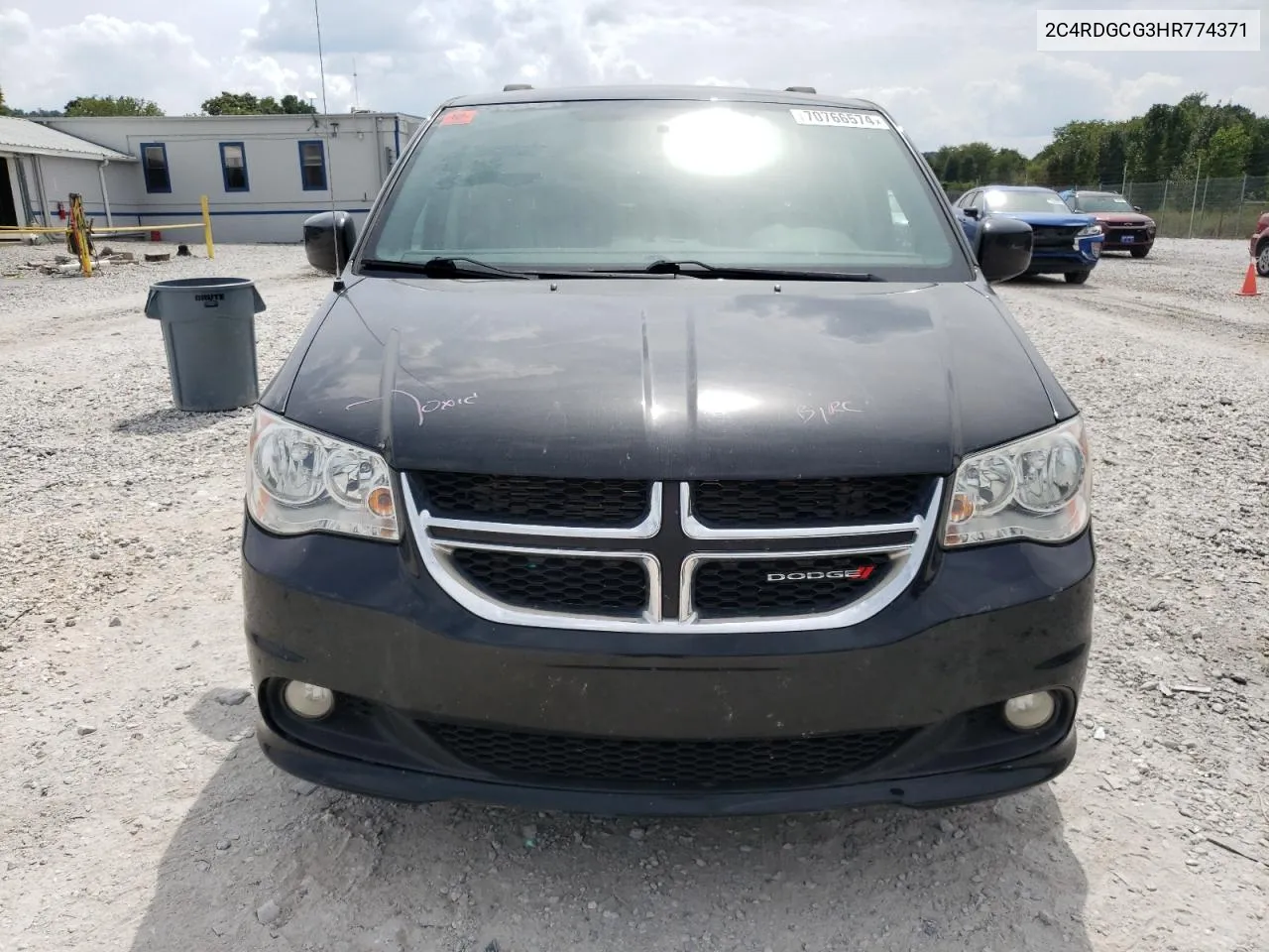 2C4RDGCG3HR774371 2017 Dodge Grand Caravan Sxt