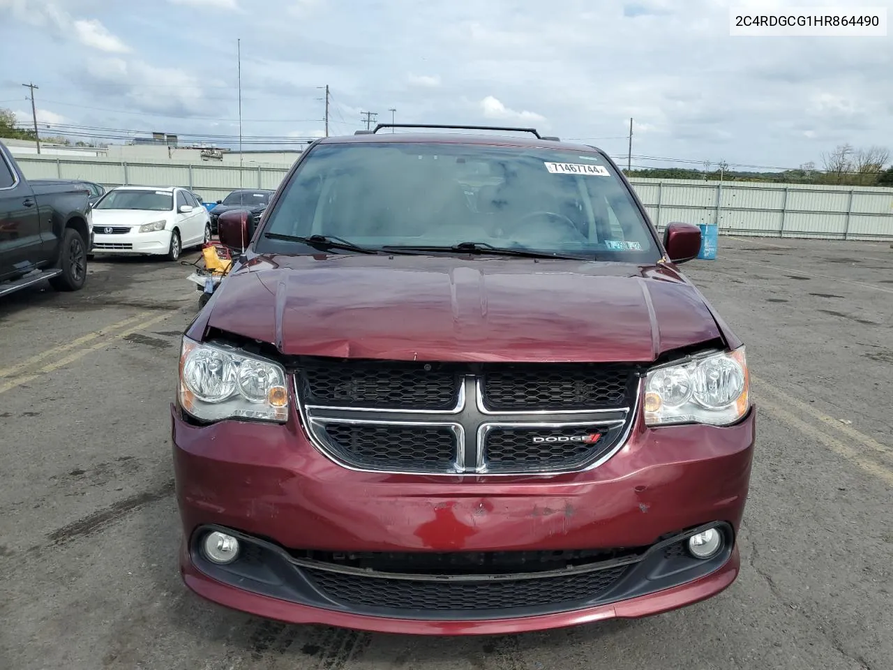 2C4RDGCG1HR864490 2017 Dodge Grand Caravan Sxt