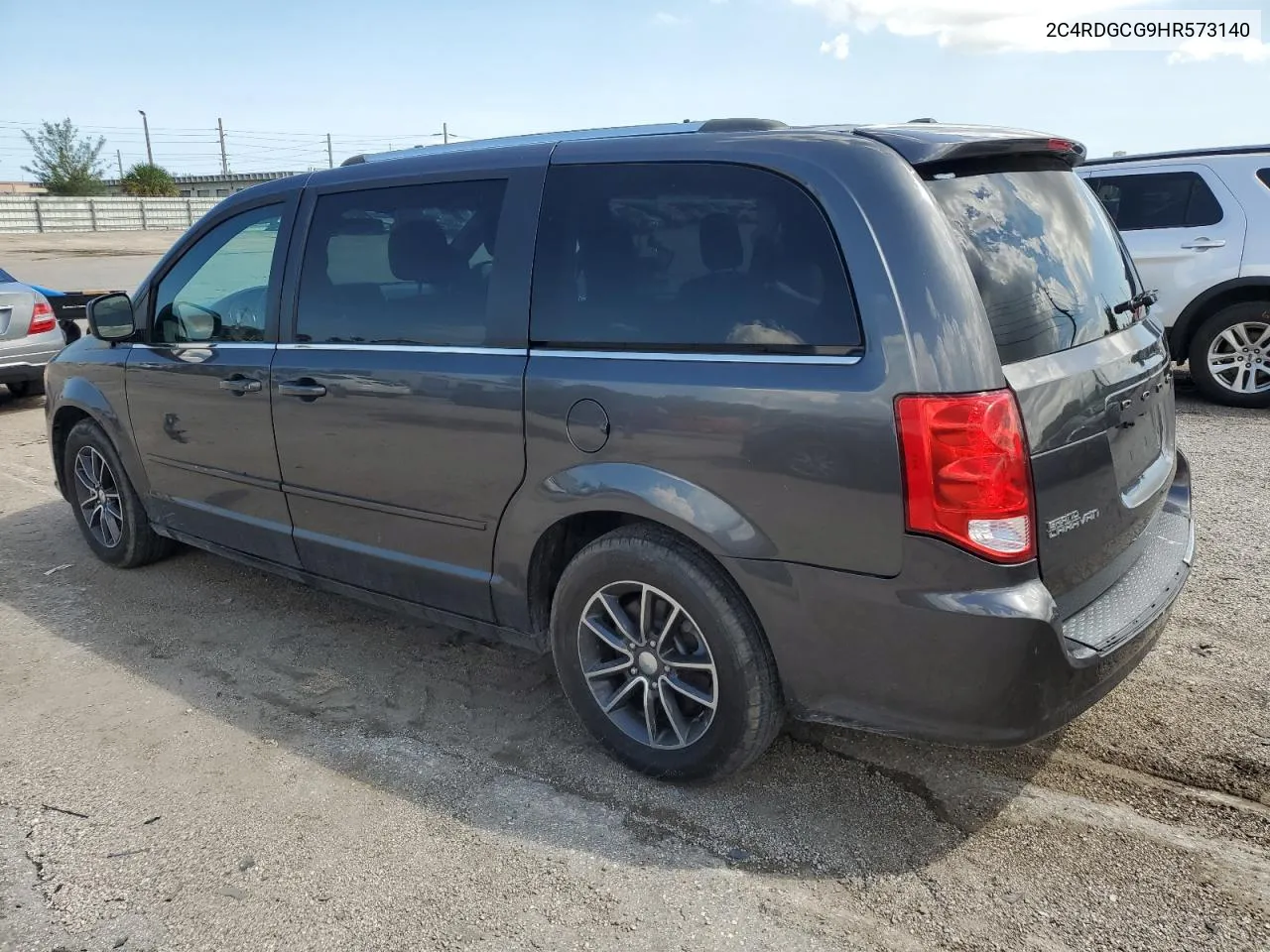 2017 Dodge Grand Caravan Sxt VIN: 2C4RDGCG9HR573140 Lot: 71601584