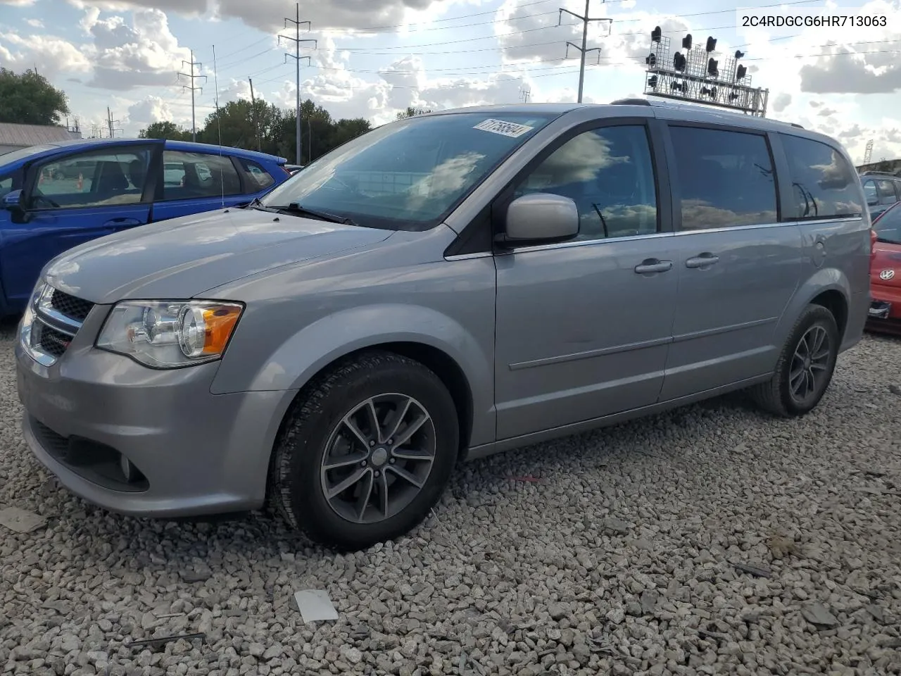 2C4RDGCG6HR713063 2017 Dodge Grand Caravan Sxt