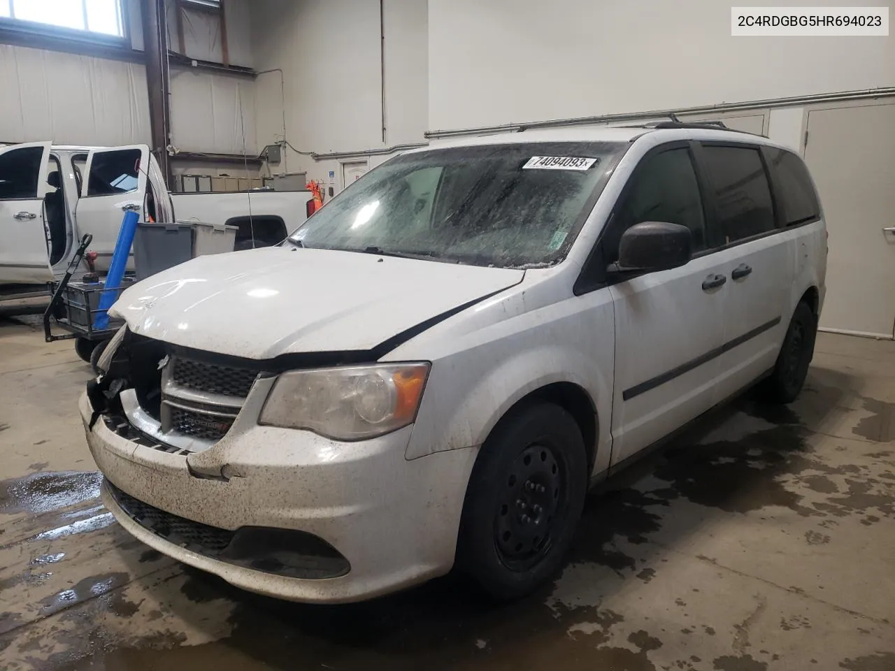 2C4RDGBG5HR694023 2017 Dodge Grand Caravan Se