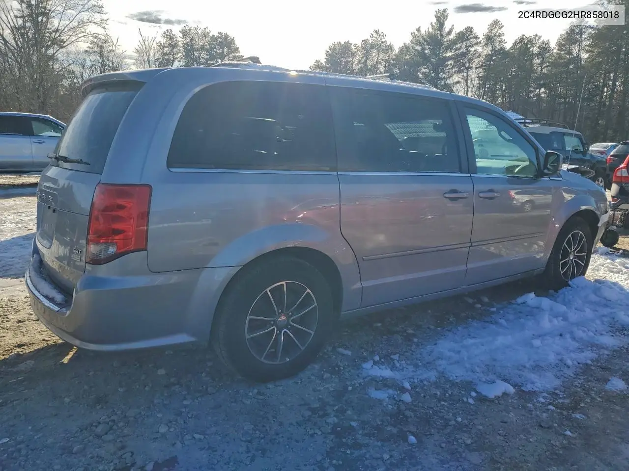 2C4RDGCG2HR858018 2017 Dodge Grand Caravan Sxt