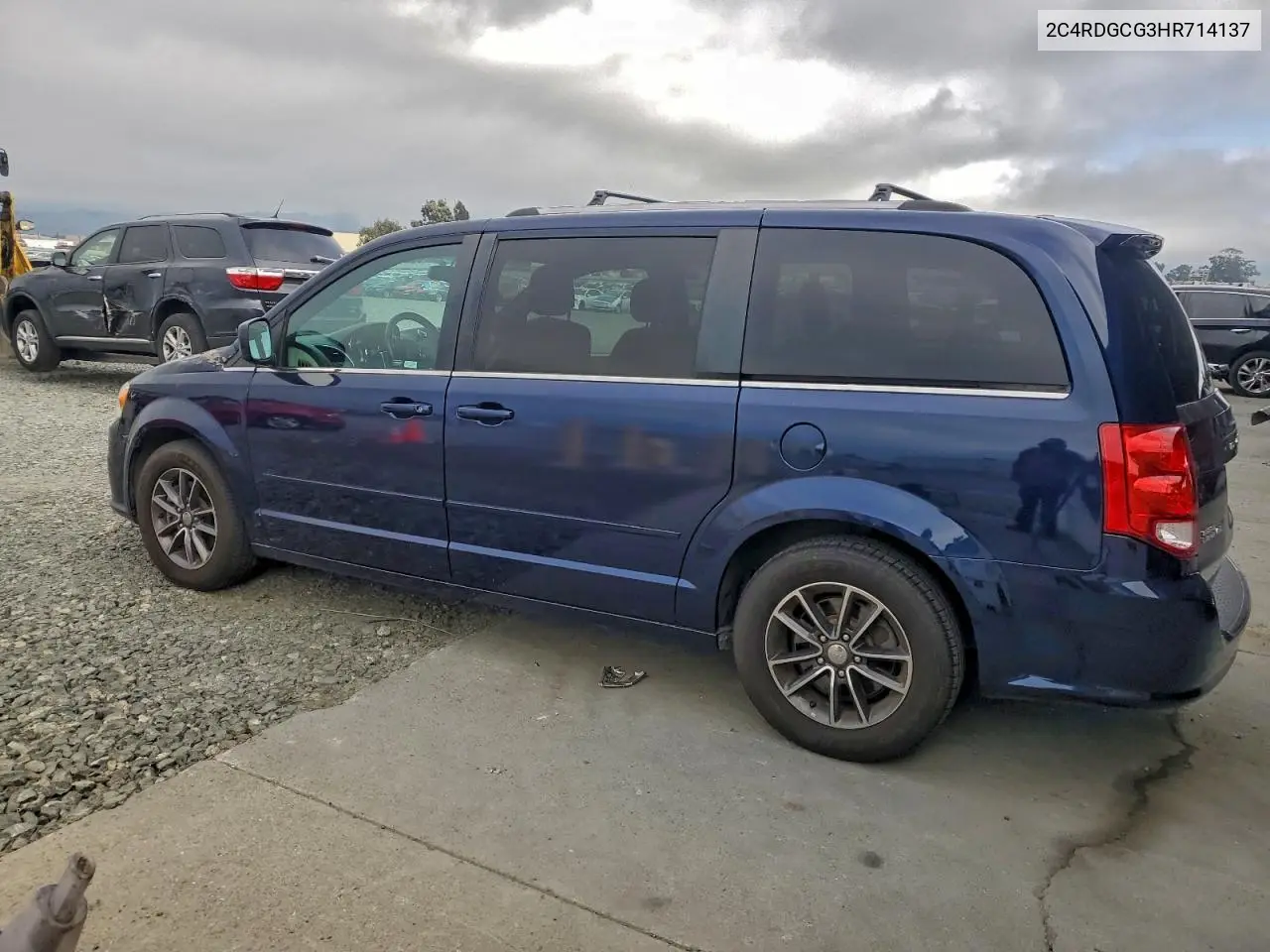 2C4RDGCG3HR714137 2017 Dodge Grand Caravan Sxt