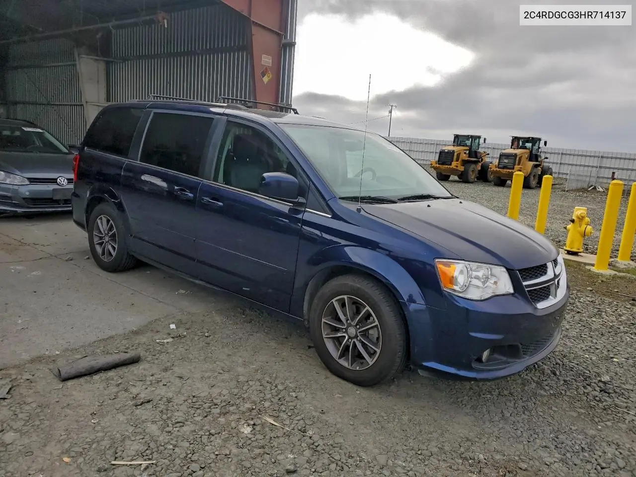 2C4RDGCG3HR714137 2017 Dodge Grand Caravan Sxt