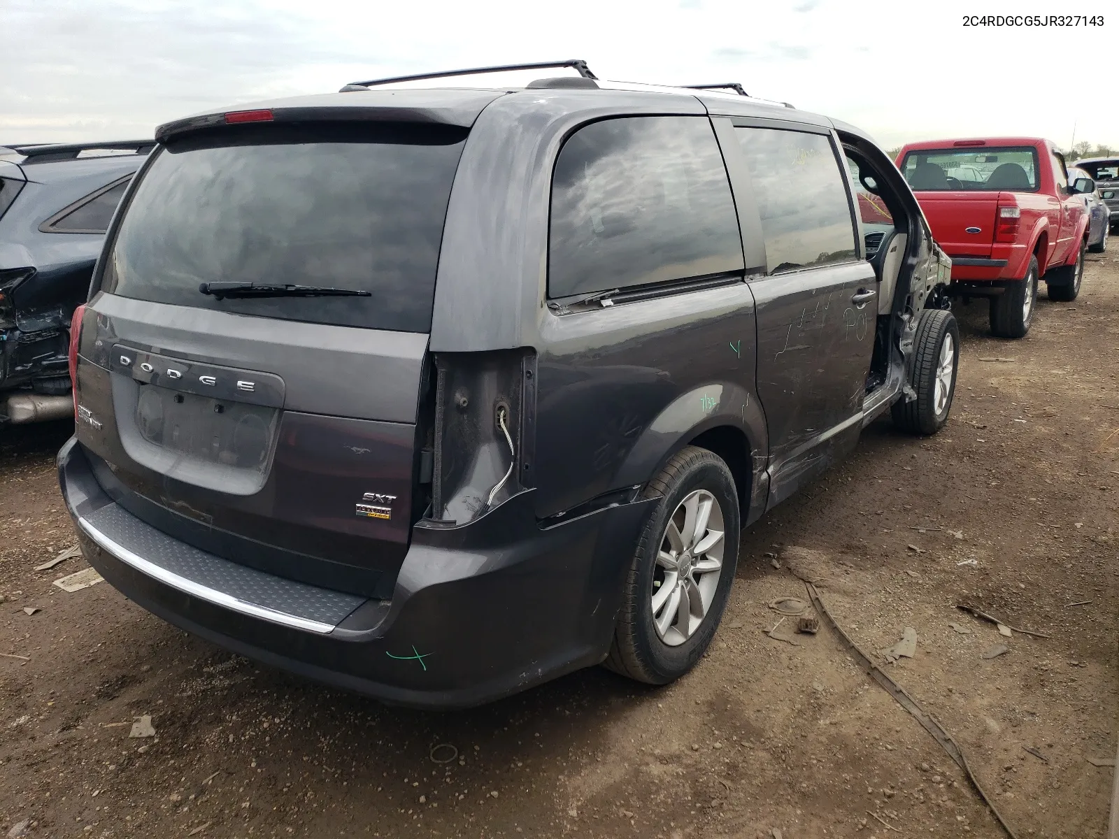 2C4RDGCG5JR327143 2018 Dodge Grand Caravan Sxt