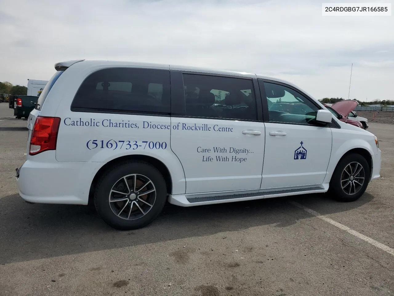 2C4RDGBG7JR166585 2018 Dodge Grand Caravan Se