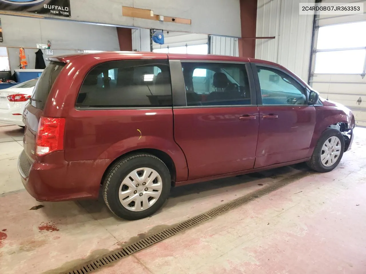 2C4RDGBG7JR363353 2018 Dodge Grand Caravan Se