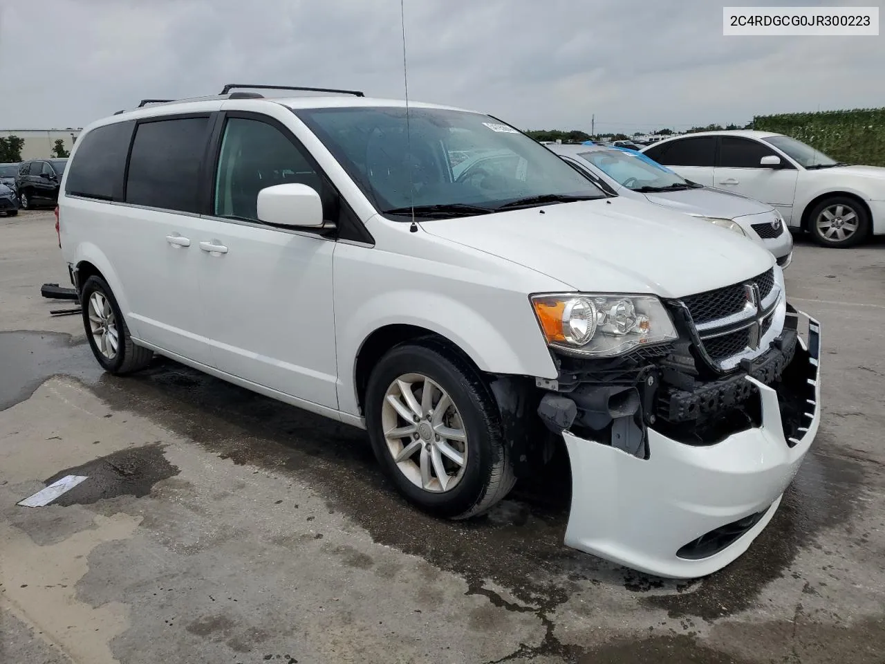 2C4RDGCG0JR300223 2018 Dodge Grand Caravan Sxt