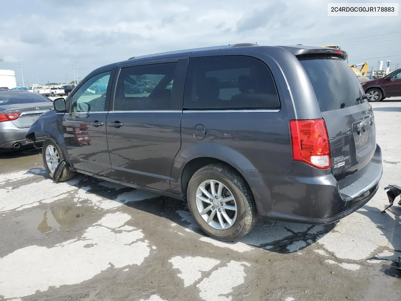 2C4RDGCG0JR178883 2018 Dodge Grand Caravan Sxt