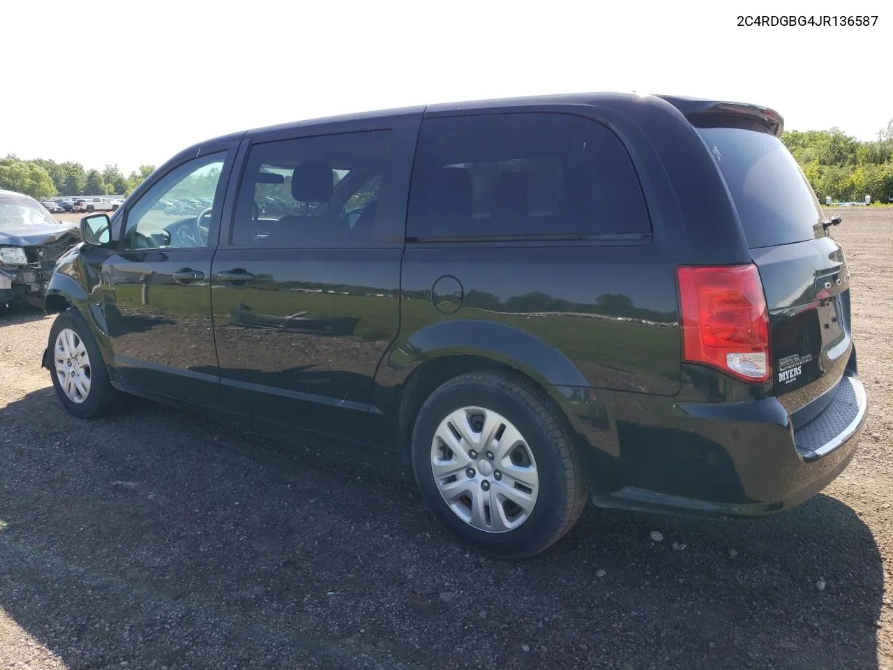 2C4RDGBG4JR136587 2018 Dodge Grand Caravan Se