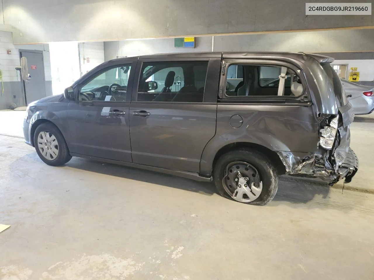 2C4RDGBG9JR219660 2018 Dodge Grand Caravan Se