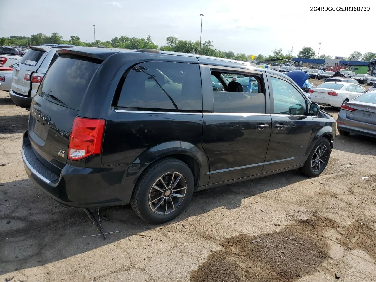 2C4RDGCG5JR360739 2018 Dodge Grand Caravan Sxt