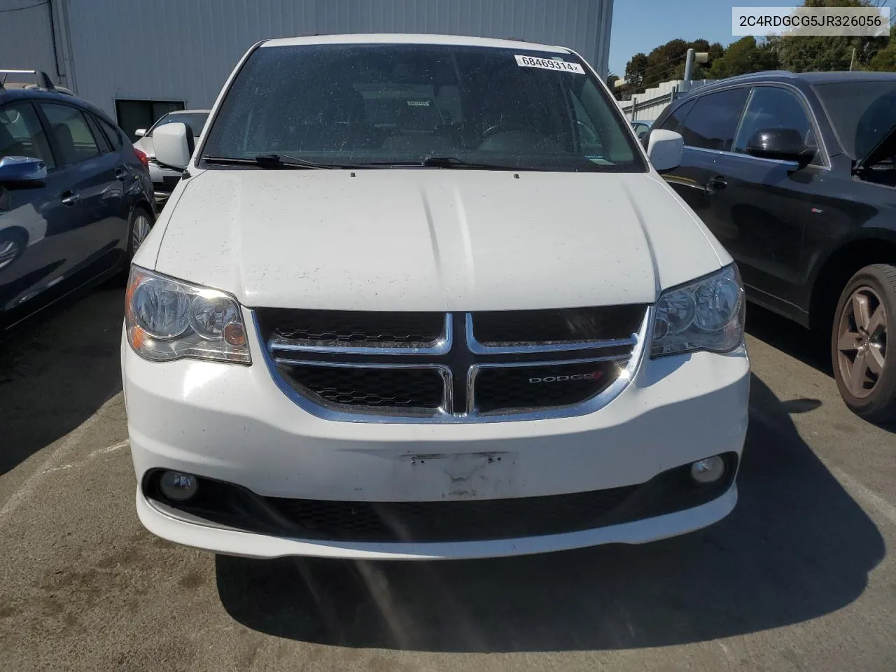 2C4RDGCG5JR326056 2018 Dodge Grand Caravan Sxt