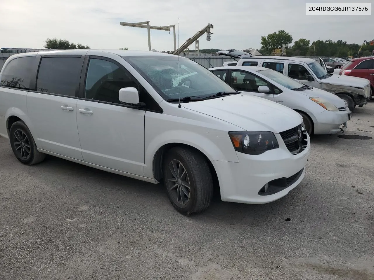 2C4RDGCG6JR137576 2018 Dodge Grand Caravan Sxt