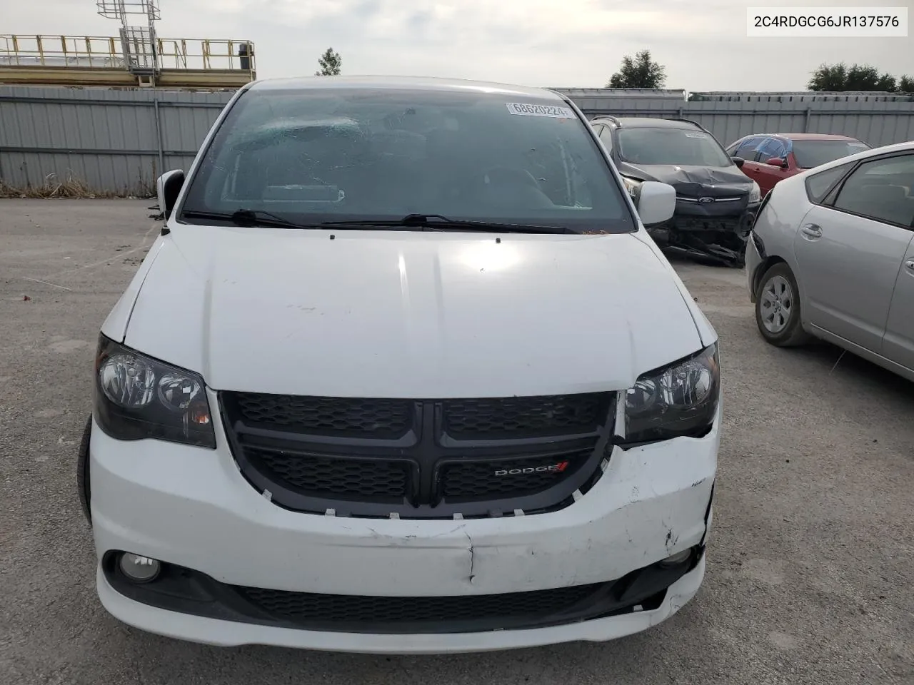 2018 Dodge Grand Caravan Sxt VIN: 2C4RDGCG6JR137576 Lot: 68620224