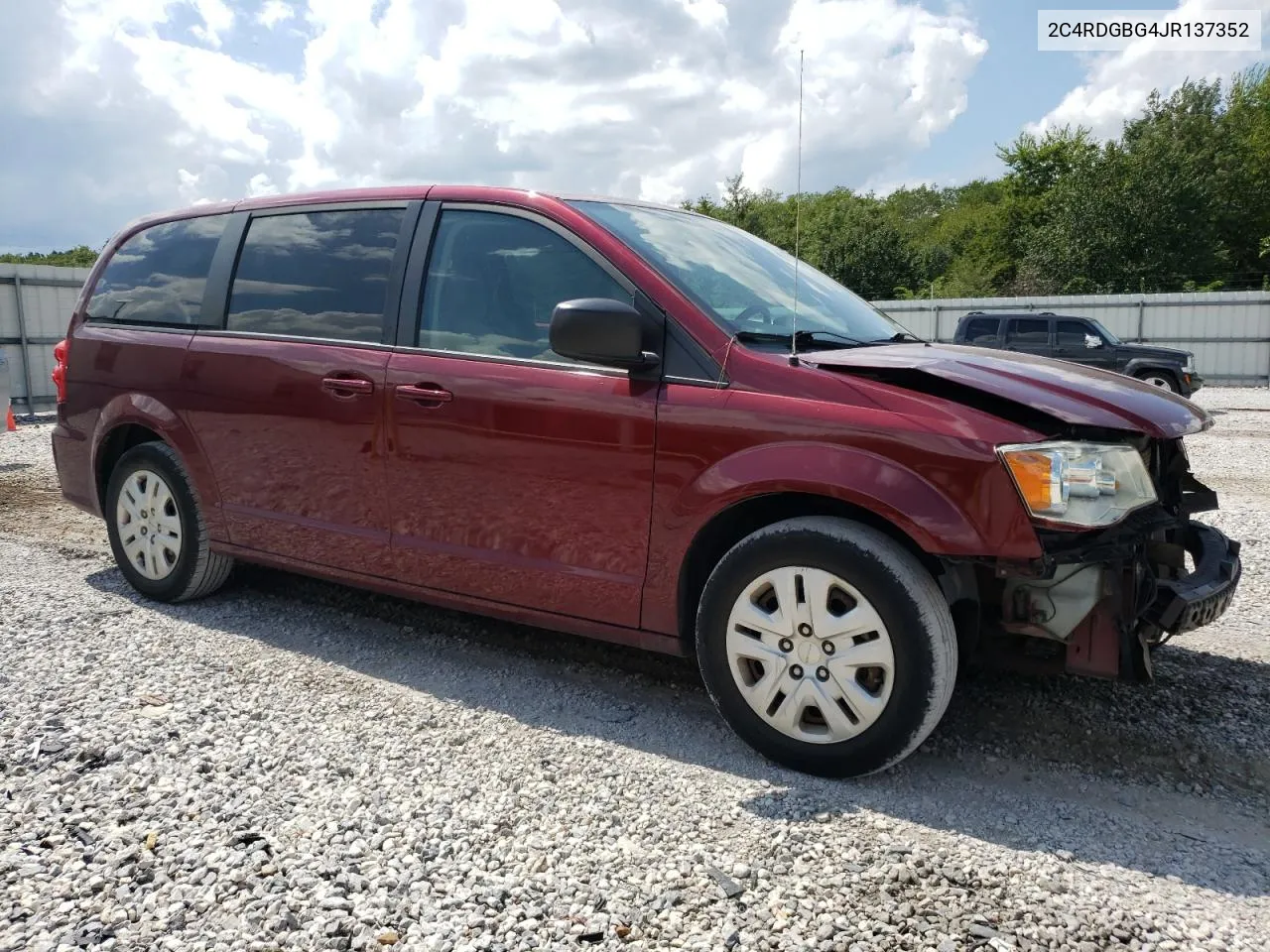 2C4RDGBG4JR137352 2018 Dodge Grand Caravan Se