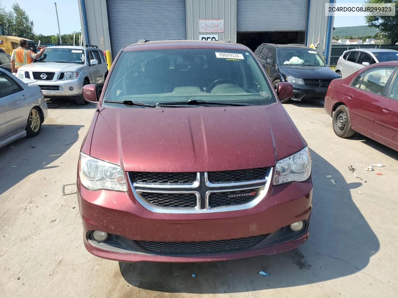 2C4RDGCG8JR299323 2018 Dodge Grand Caravan Sxt