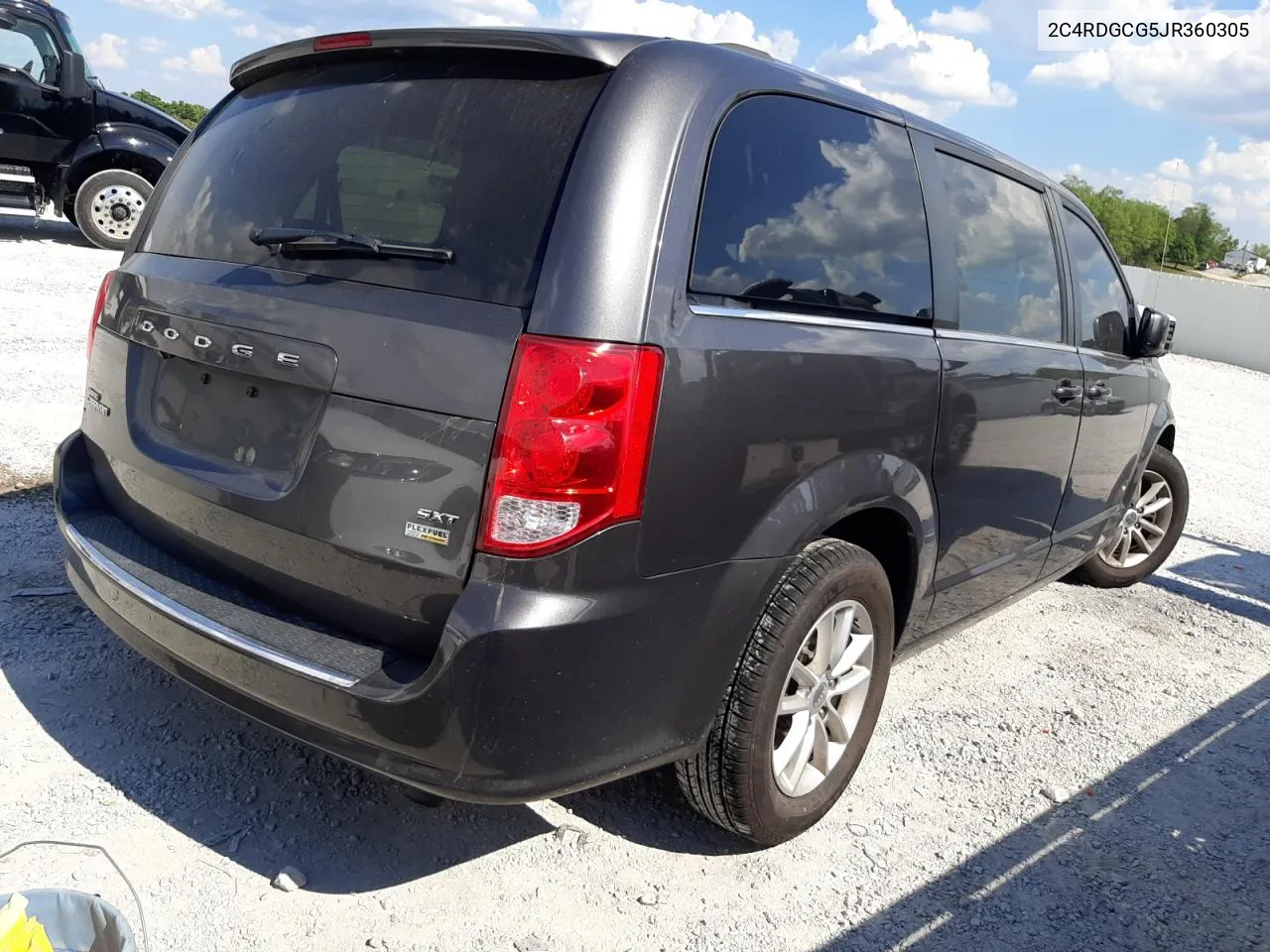 2C4RDGCG5JR360305 2018 Dodge Grand Caravan Sxt