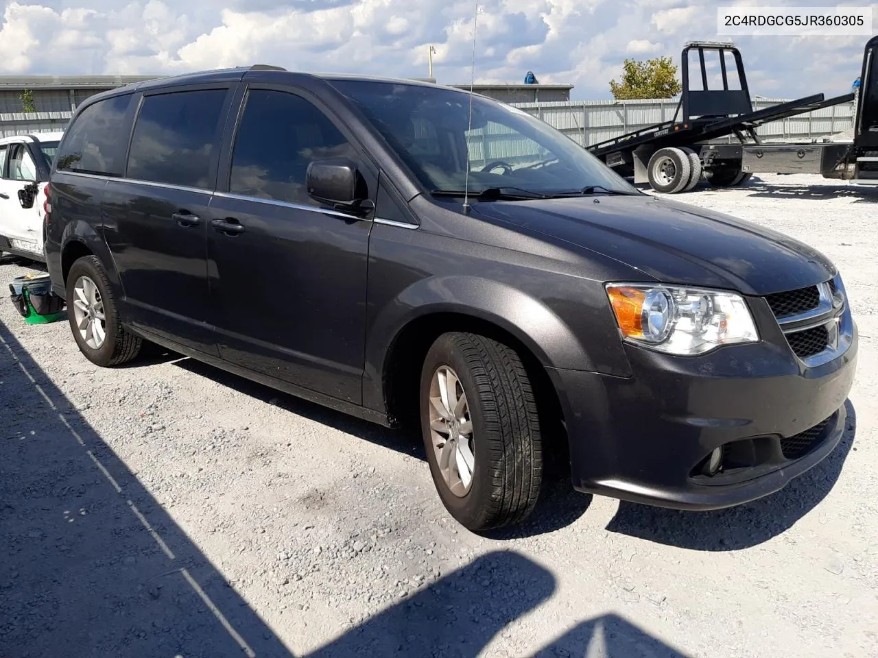 2018 Dodge Grand Caravan Sxt VIN: 2C4RDGCG5JR360305 Lot: 70428064