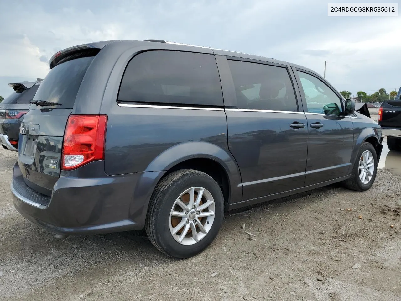 2C4RDGCG8KR585612 2019 Dodge Grand Caravan Sxt