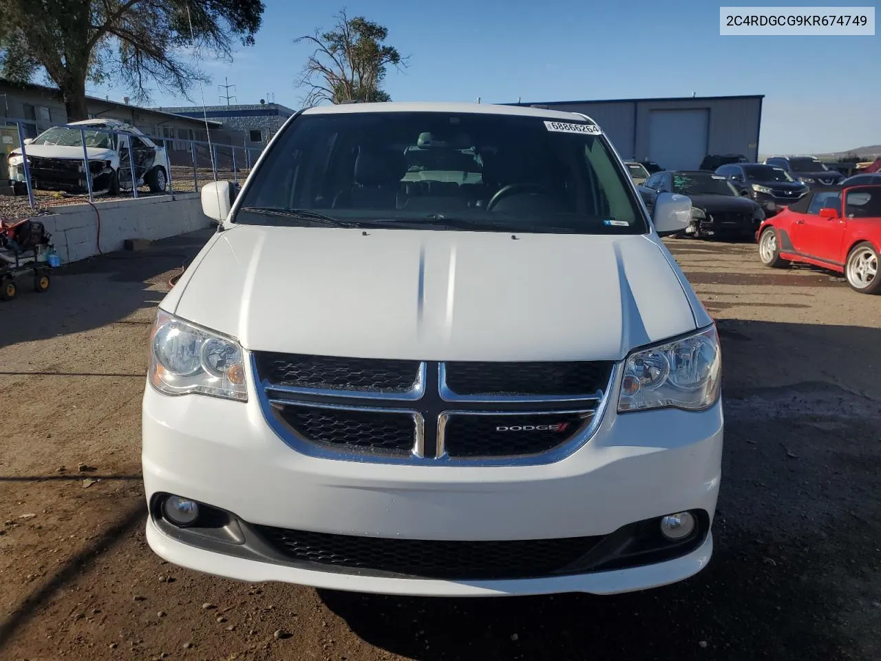 2019 Dodge Grand Caravan Sxt VIN: 2C4RDGCG9KR674749 Lot: 68866264