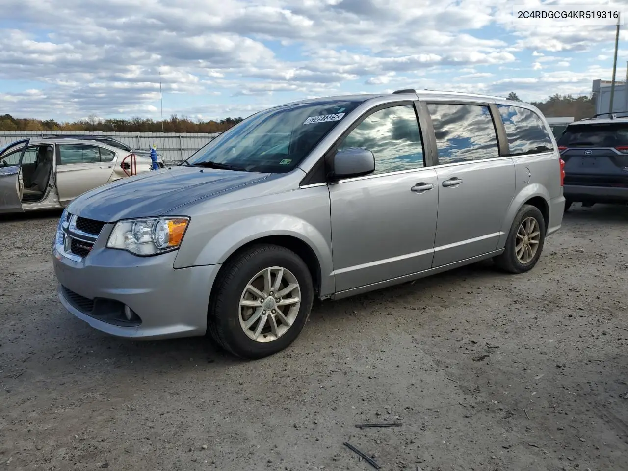 2C4RDGCG4KR519316 2019 Dodge Grand Caravan Sxt