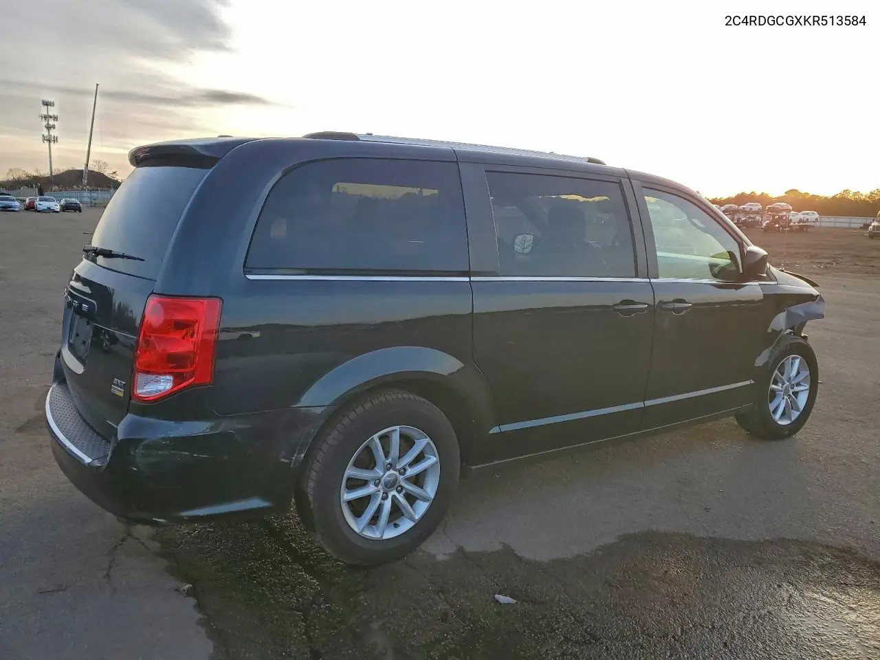 2C4RDGCGXKR513584 2019 Dodge Grand Caravan Sxt