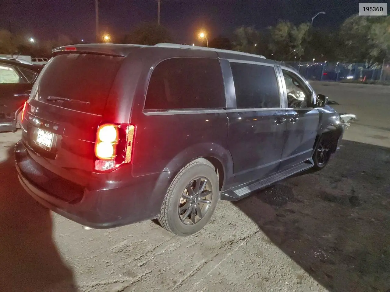 195360 2020 Dodge Grand Caravan Se