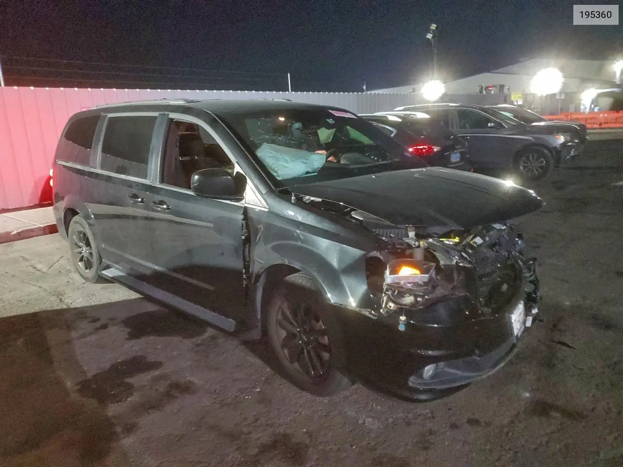 195360 2020 Dodge Grand Caravan Se