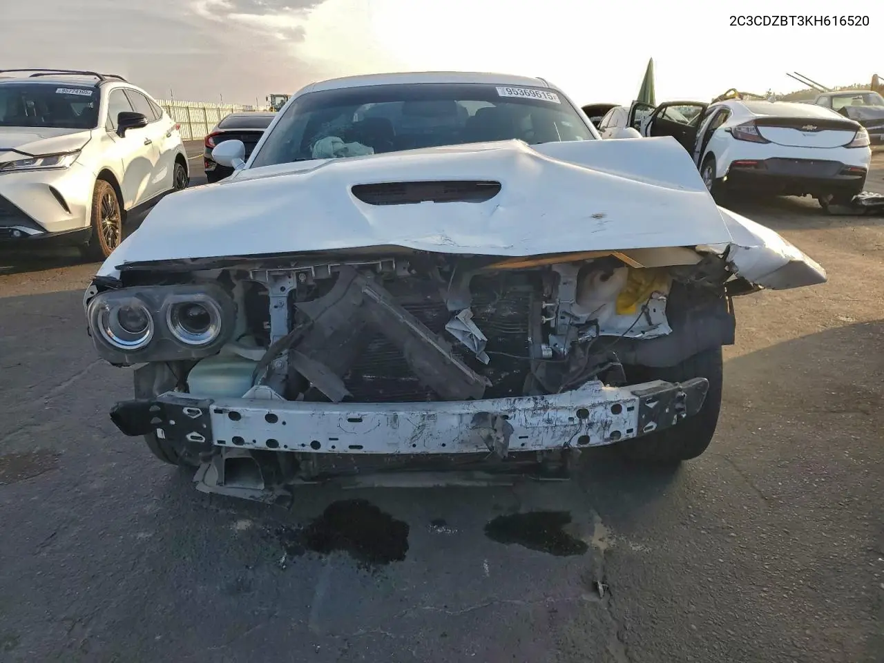 2C3CDZBT3KH616520 2019 Dodge Challenger R/T