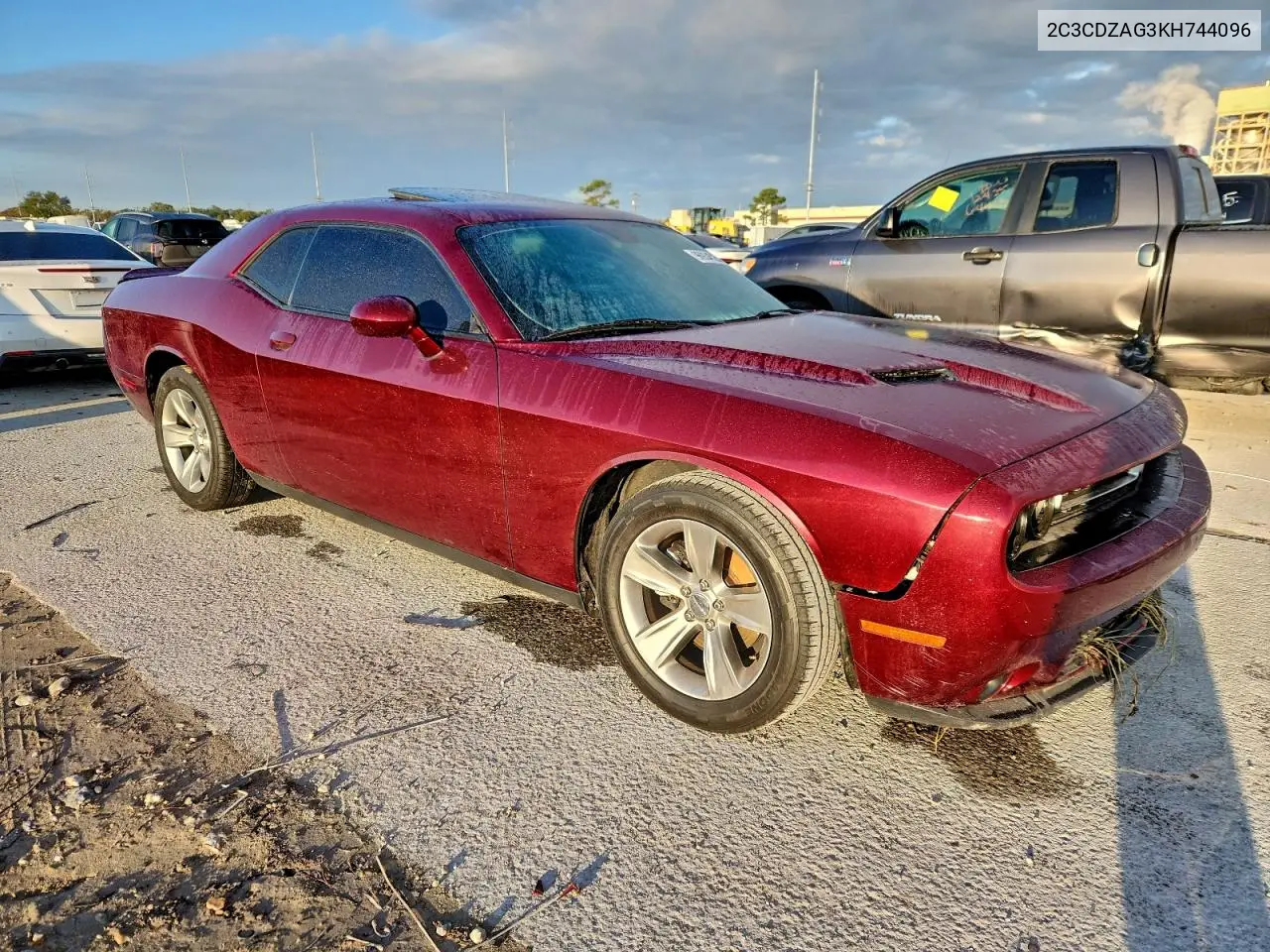2C3CDZAG3KH744096 2019 Dodge Challenger Sxt