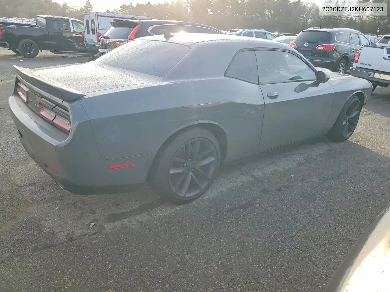 2C3CDZFJ2KH607123 2019 Dodge Challenger R/T Scat Pack