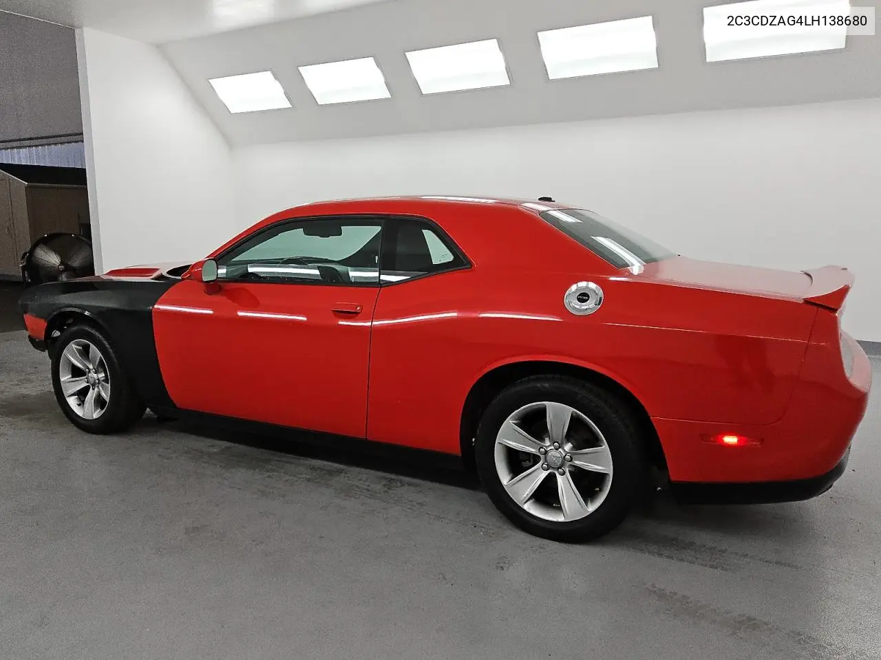 2C3CDZAG4LH138680 2020 Dodge Challenger Sxt