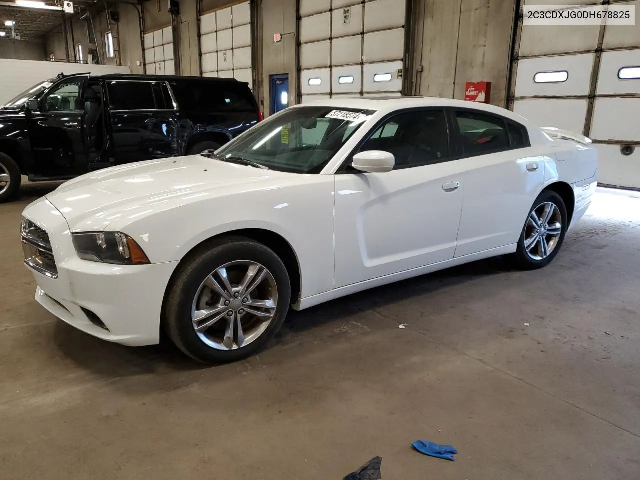 2C3CDXJG0DH678825 2013 Dodge Charger Sxt