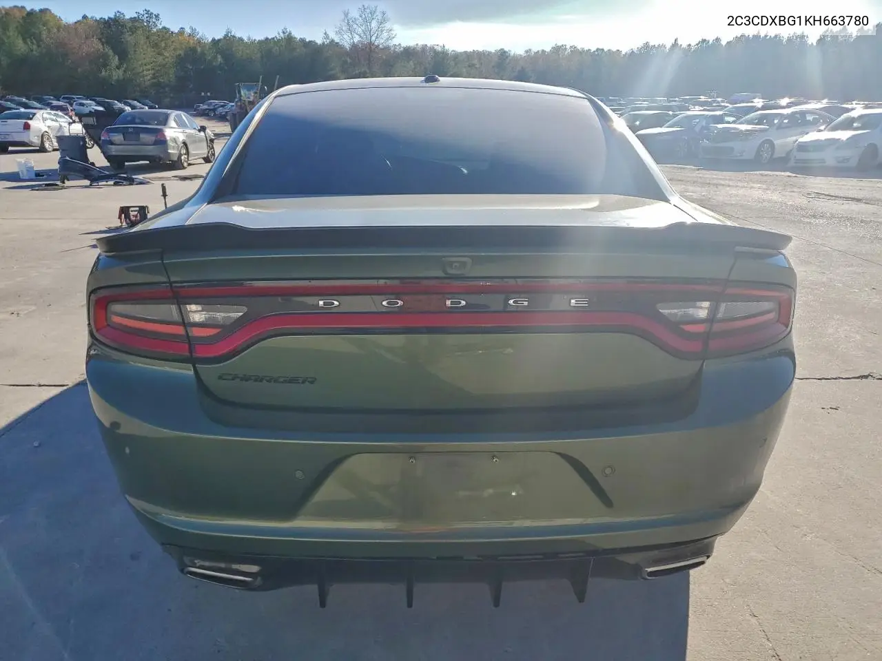2C3CDXBG1KH663780 2019 Dodge Charger Sxt