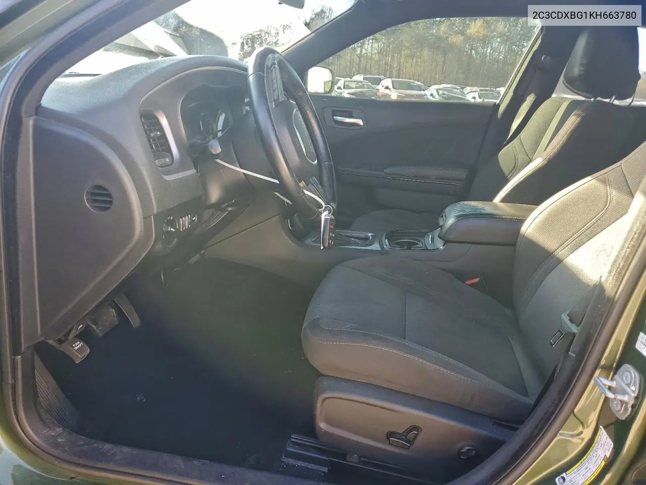 2C3CDXBG1KH663780 2019 Dodge Charger Sxt