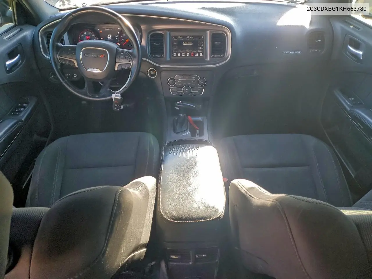 2C3CDXBG1KH663780 2019 Dodge Charger Sxt